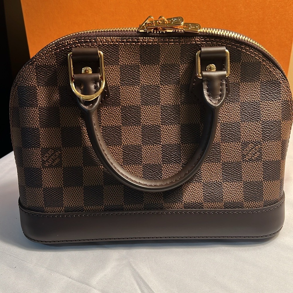 🔥 💯 Authentic Louis Vuitton Alma BB